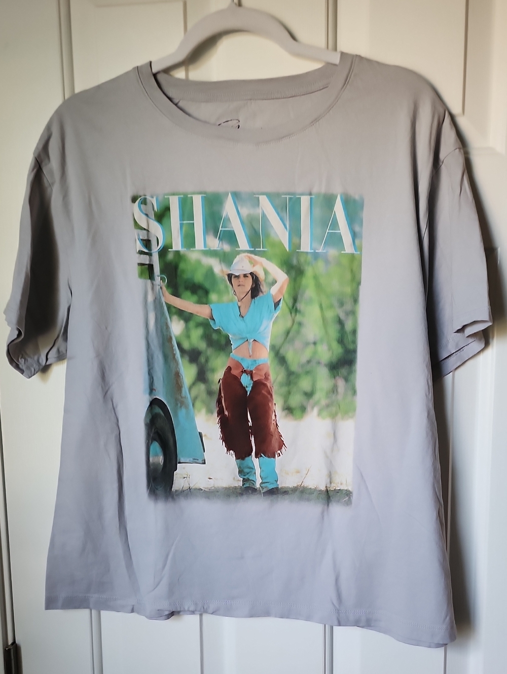 Shania Twain Graphic Tee in Light Gray with Turquoise Photo Print